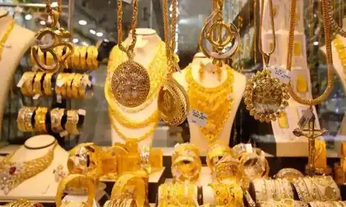 తెలుగు రాష్ట్రాల్లో పసిడి ధర పెరిగిందా..? తగ్గిందా..?