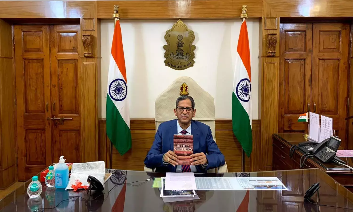 ఎర్ర‌చంద‌నంపై సీనియ‌ర్ జ‌ర్న‌లిస్టు సుధాక‌ర్ రెడ్డి పుస్త‌కం.. అవిష్క‌రించిన సుప్రీంకోర్టు చీఫ్‌ జ‌స్టిస్ ఎన్వీ ర‌మ‌ణ