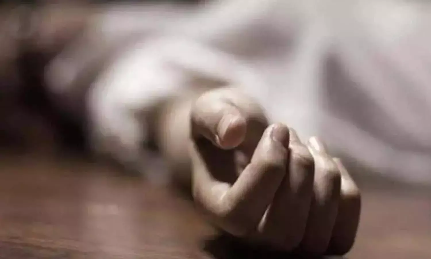 పెళ్లి విషయమై గొడవ.. కొడుకును నరికి చంపిన తండ్రి