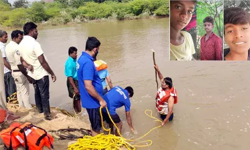 స్వర్ణముఖి నదిలో ముగ్గురు విద్యార్థులు గల్లంతు