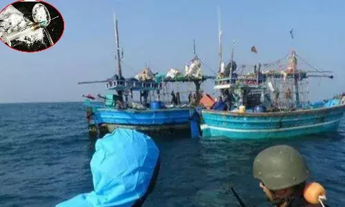 గుజరాత్ తీరంలో భారీగా హెరాయిన్ పట్టివేత