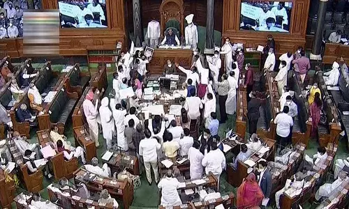 లోక్సభ ముందుకు ఓటరు కార్డు-ఆధార్ లింక్ బిల్లు