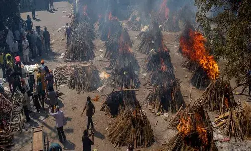 తగ్గిన కేసులు.. పెరిగిన మరణాలు