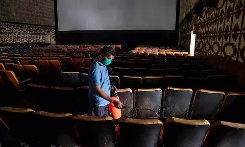 ఏపీలో మొదలైన సినిమా థియేటర్ల సీజ్..!