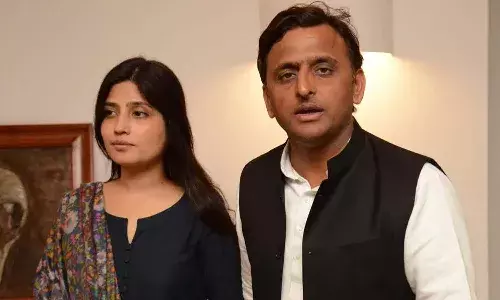 అఖిలేష్ యాదవ్ భార్య, కుమార్తెకు కరోనా పాజిటివ్