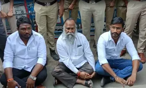 ప్రభుత్వం నిద్రపోతుంది.. వారిని ఎందుకు పాస్ చేయరు.? : జగ్గారెడ్డి