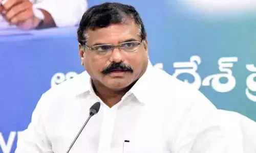 సినిమా సామాన్యుడి వినోదం.. ఇష్టం వచ్చినట్లు టికెట్ రేట్లు పెంచితే ఒప్పుకోం: బొత్స