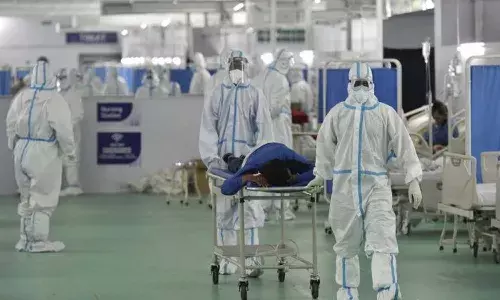 ఓమిక్రాన్ రోగులకు ఎలా చికిత్స చేశారో చెప్పిన‌ వైద్యులు