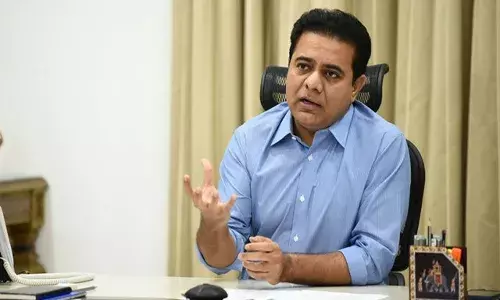 బండి సంజ‌య్ ది నిరుద్యోగ దీక్ష కాదు సిగ్గులేని దీక్ష : మంత్రి కేటీఆర్‌