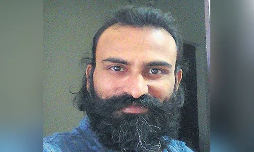 తల్లి కళ్లెదుటే కన్నబిడ్డల రక్తపాతం.. అన్నను కుక్కర్తో కొట్టి చంపిన తమ్ముడు