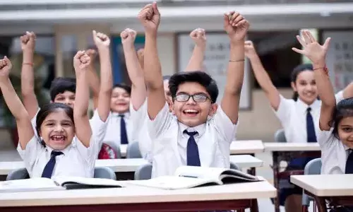 మ‌ళ్లీ సెల‌వులు.. జనవరి 1 నుండి 15 రోజుల పాటు మూత‌ప‌డ‌నున్న స్కూళ్లు