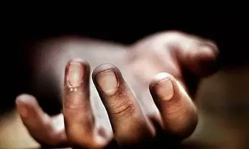 మహిళా సర్పంచ్‌ దారుణ హత్య..  చెట్ల పొదల్లో నగ్నంగా మృతదేహం లభ్యం