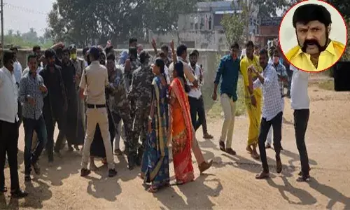 ఎమ్మెల్యే బాలకృష్ణ ఇంటి వద్ద ఉద్రిక్తత