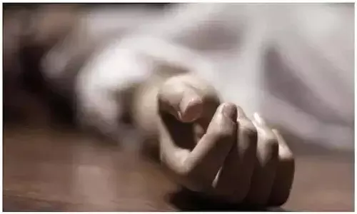 తల్లిపై దాడి చేశాడని.. బంధువును గొడ్డలితో నరికి చంపిన.. ఇద్దరు మైనర్ బాలికలు