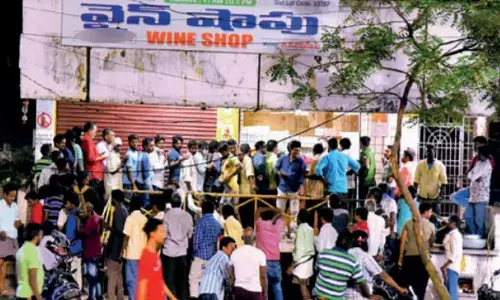 తెలంగాణలో ఏరులై పారిన మద్యం.. అమ్మకాల్లో సరికొత్త రికార్డు