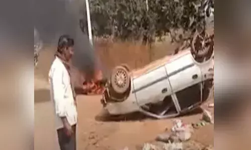సంగారెడ్డిలో ఘోర రోడ్డు ప్ర‌మాదం.. నలుగురు దుర్మరణం