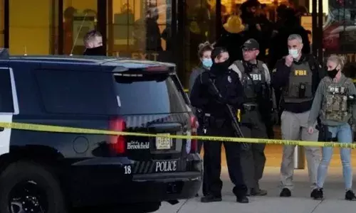 న్యూఇయర్కు రెండు నిమిషాల ముందు.. పార్టీలో కాల్పులు.. ముగ్గురు మృతి