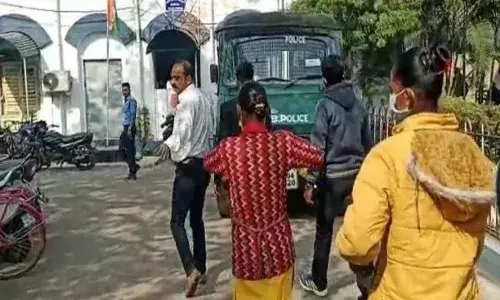 ఉద్యోగం ఇప్పిస్తానని మోసం.. మానవ అక్రమ రవాణా ముఠా గుట్టు రట్టు