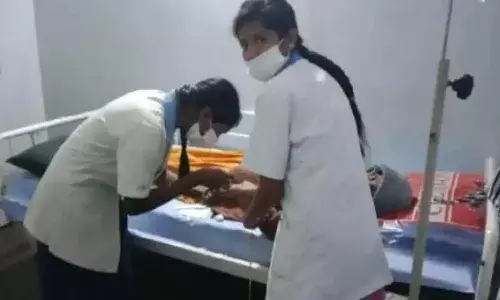 గుడిలో ప్రసాదం తిని.. అస్వస్థతకు గురైన 50 మంది భక్తులు