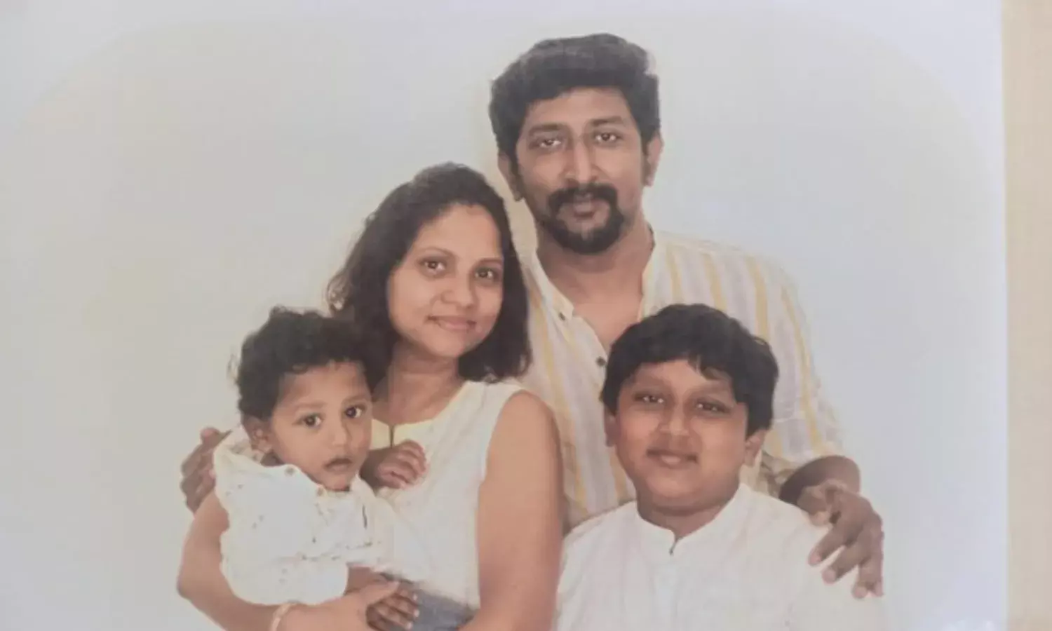 భార్యను క్రికెట్ బ్యాట్ తో కొట్టి చంపాడు