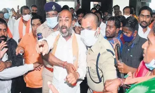 బండి సంజయ్కు 14 రోజుల రిమాండ్.. జైలుకు తరలించిన పోలీసులు
