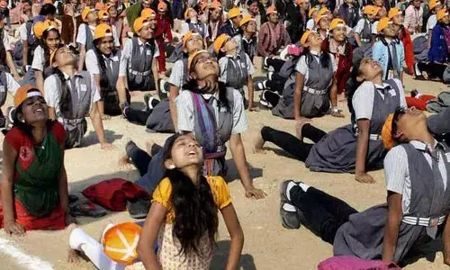 పాఠశాలల్లో సూర్య నమస్కారాలు వద్దు