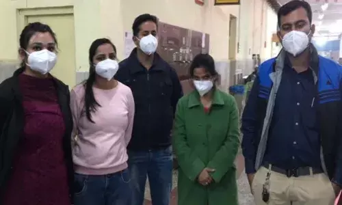 డాక్టర్ తో అసభ్యంగా ప్రవర్తించిన తహసీల్దార్
