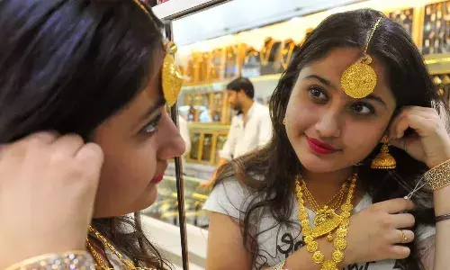 పసిడి ప్రియులకు షాక్.. మళ్లీ పెరిగిన బంగారం ధర