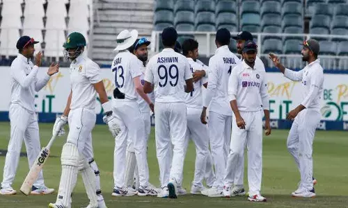 బౌల‌ర్ల‌పైనే భార‌మంతా.. ఓట‌మి దిశ‌గా భార‌త్‌..!