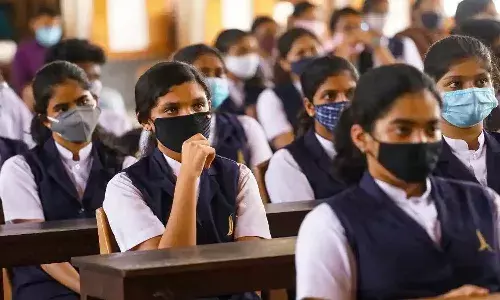 నేటి నుంచి స్కూళ్లకు సెలవులు.. తదుపరి ఉత్తర్వులు వచ్చే వరకు