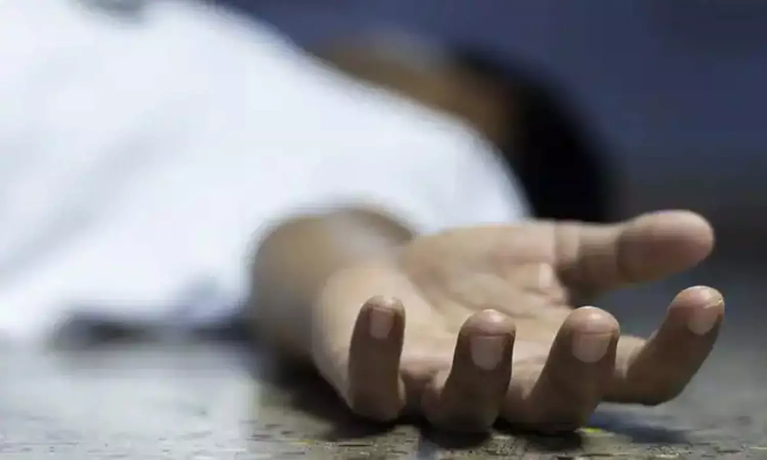 దారుణం.. పొలంలో 13 ఏళ్ల బాలిక నగ్న మృతదేహం లభ్యం
