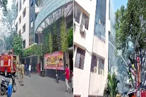 జీహెచ్ఎంసీ కార్యాలయంలో అగ్నిప్రమాదం.. లిఫ్ట్లో ఇరుక్కున్న సిబ్బంది..! జీహెచ్ఎంసీ కార్యాలయంలో అగ్నిప్రమాదం.. లిఫ్ట్లో ఇరుక్కున్న సిబ్బంది..!