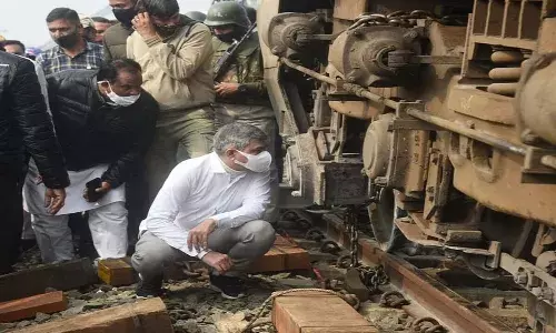 బెంగాల్ రైలు ప్రమాదం.. 9కి చేరిన మృతుల సంఖ్య.. విచారణ ప్రారంభం