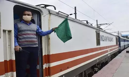 ఇకపై వాళ్లు గార్డులు కాదు.. మేనేజర్లు: భారతీయ రైల్వే