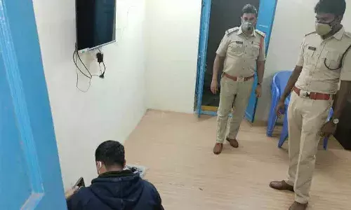 శ్రీకాకుళం జిల్లాలో కలకలం.. అర్ధరాత్రి సర్పంచ్పై తుపాకీ కాల్పులు