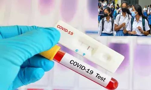 పాఠశాలల్లో కరోనా కలకలం.. ఒక్కరోజే 17 పాజిటివ్ కేసులు