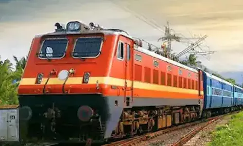 కరోనా ఎఫెక్ట్.. పలు ప్యాసింజర్ రైళ్ల రద్దు
