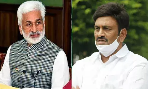 ట్వీట్ వార్ : మెప్పుకోసం విప్పుకొని తిరుగుతావా రాజా.. ఏ1 చేతిలో తన్నులు తినకుండా చూస్కో