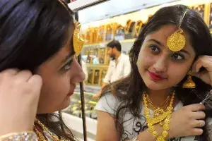 వరుసగా మూడో రోజు పెరిగిన బంగారం ధర.. ఎంతంటే వరుసగా మూడో రోజు పెరిగిన బంగారం ధర.. ఎంతంటే