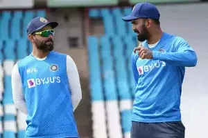 దక్షిణాఫ్రికాతో ఆఖరి వన్డే.. పరువు కోసం భారత్ పోరాటం.. భువీ ఔట్, కోహ్లీ డౌట్ దక్షిణాఫ్రికాతో ఆఖరి వన్డే.. పరువు కోసం భారత్ పోరాటం.. భువీ ఔట్, కోహ్లీ డౌట్