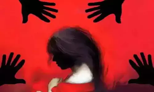 ఆలయం నుండి వస్తున్న 13 ఏళ్ల‌ బాలికపై గ్యాంగ్ రేప్‌