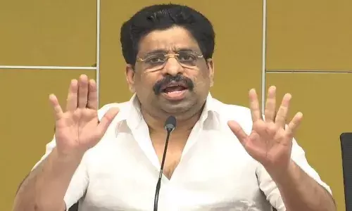 అర్ధరాత్రి బెయిల్పై బుద్దా వెంకన్న విడుదల