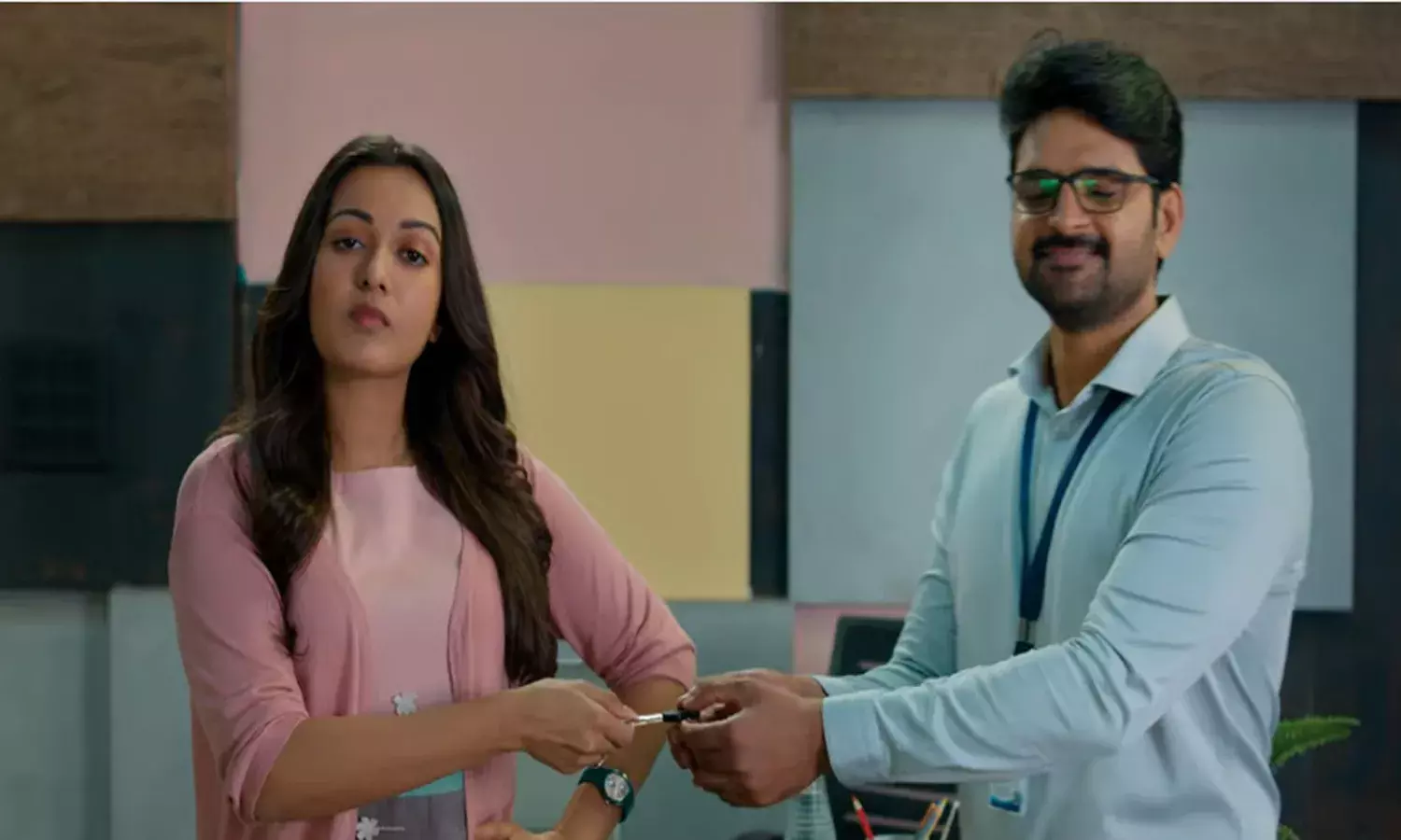 భళా తందనాన టీజర్.. లంచం లేనిదే కంచం కూడా దొరకట్లేదు