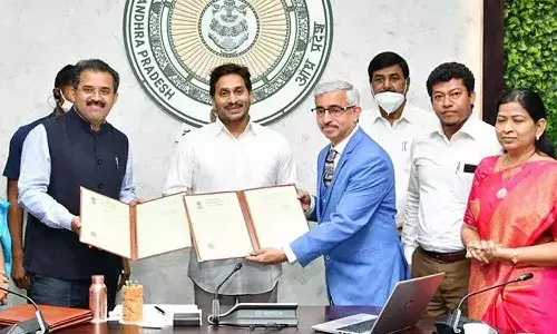 అమూల్తో ఒప్పందం కుదుర్చుకున్న ఏపీ ప్రభుత్వం