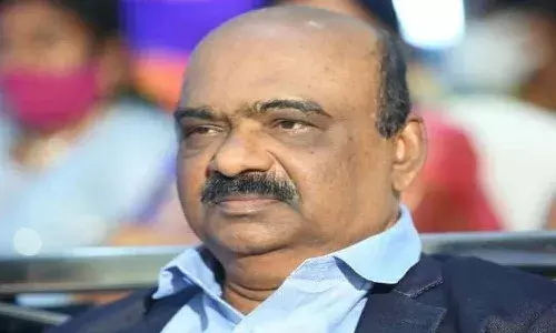 ప్రముఖ సాహితీవేత్త ప్రొఫెసర్ యెండ్లూరి సుధాకర్ కన్నుమూత‌