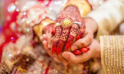 పెళ్లి కొడుకు వస్తాడని ఎదురుచూస్తూనే ఉన్న వధువు.. తీరా పెళ్లికొడుకేమో..