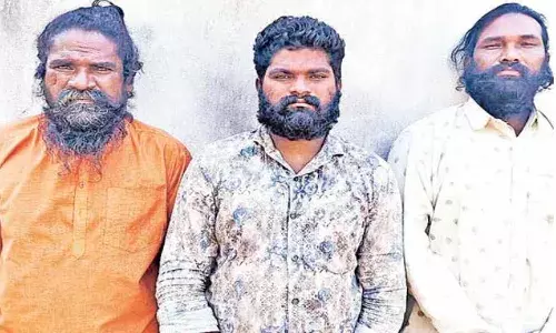 మేమిచ్చే నిమ్మరసం తాగితే సంతానం.. మంత్రాలు చదివితే రోగాలు మాయం.. బురిడీ బాబాలు