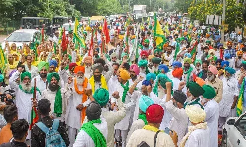 యూపీ ఎన్నికలు : నోటా ఆప్షన్ను ఉపయోగిస్తామంటున్న లఖింపూర్ ఖేరీ రైతులు..