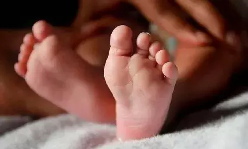 మద్యం మత్తులో.. ఏడాది కుమార్తెను గొంతు నులిమి చంపిన తల్లి