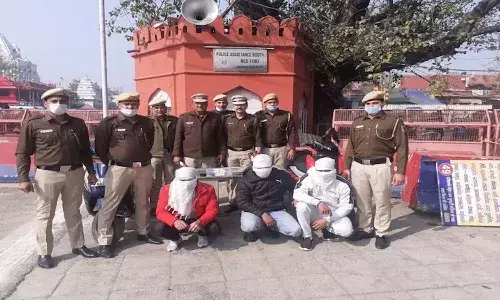 ఎర్రకోట సమీపంలో కాల్పుల క‌ల‌క‌లం.. ముగ్గురిని అదుపులోకి తీసుకున్న పోలీసులు